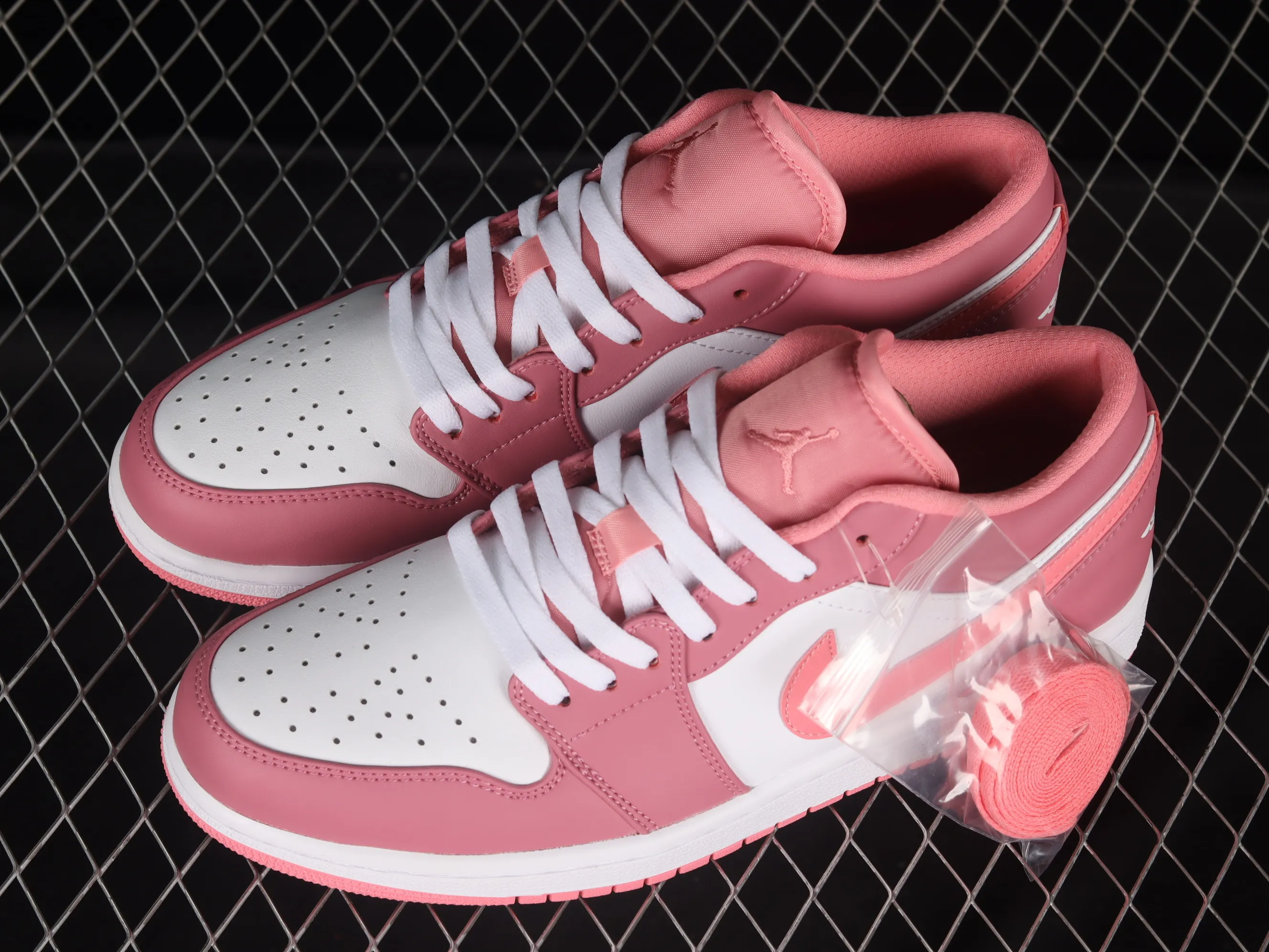 All categories Air Jordan Jordan series basketball shoes Air Jordan 1 Low Air Jordan 1 Low "Desert Berry" AJ1 Joe 1 pink and white low-top cultural basketball shoes 553558-616